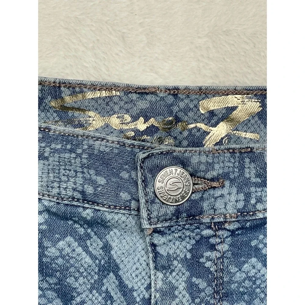 Seven 7 Weekend Women's Shorts Size 10 Light Denim Snake Skin Print Stretch